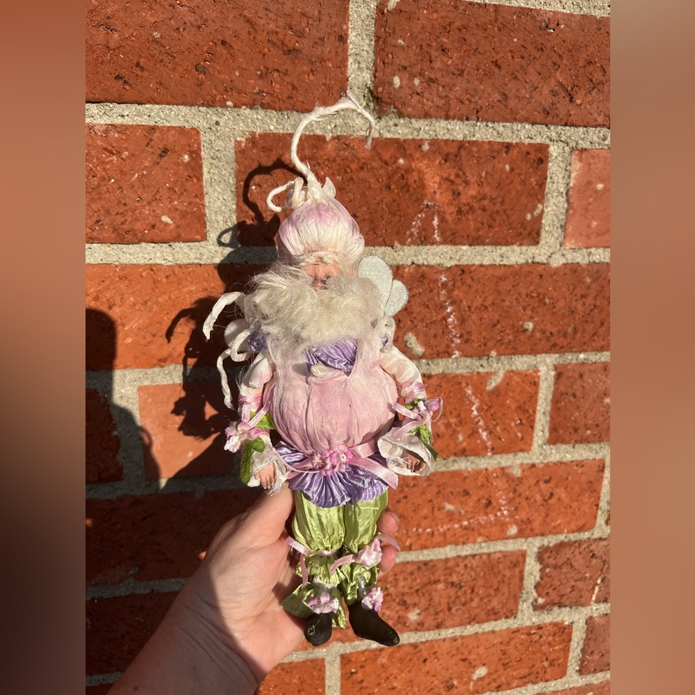 Mark Roberts Garlic Fairy Figurine